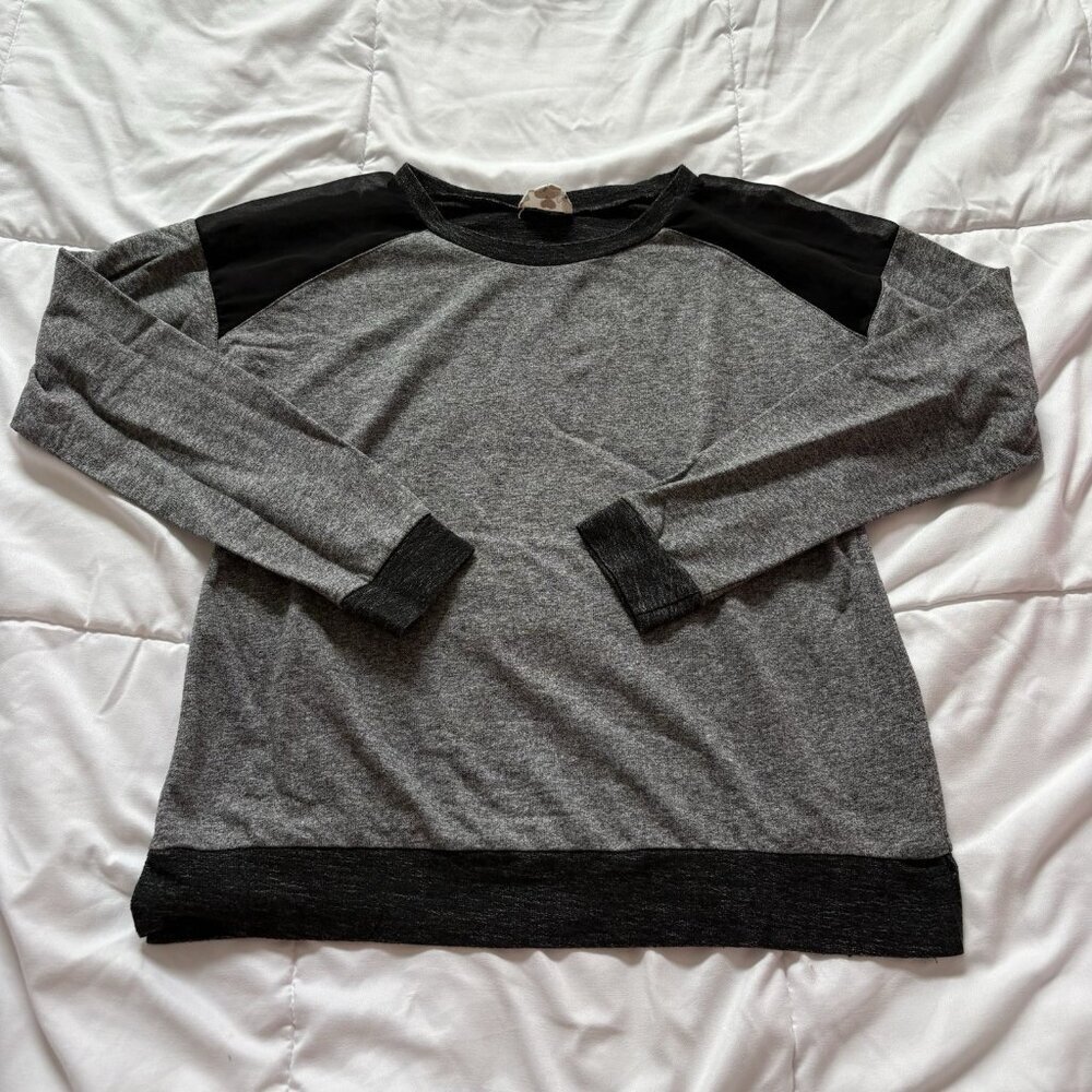 Womens Size Medium Long Sleeve Gray Black Blouse Office Casual Work Winter
